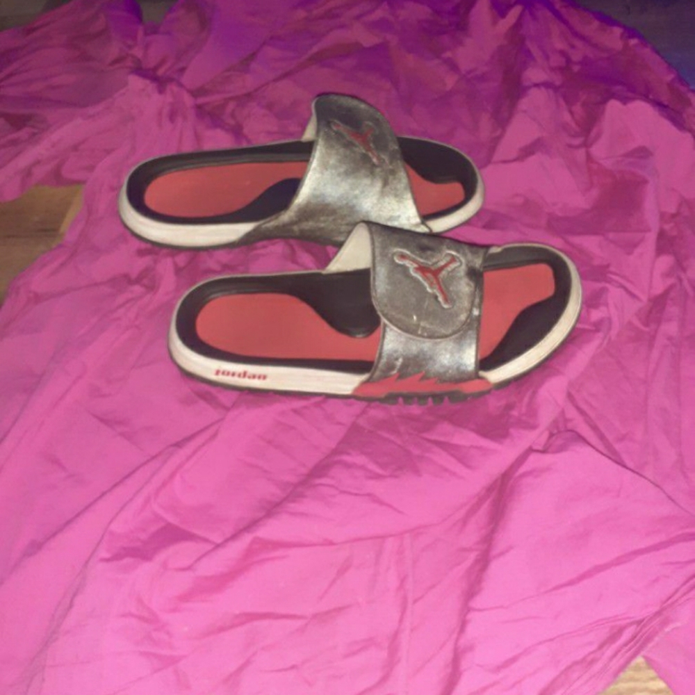 Jordan slides - Picture 2 of 2